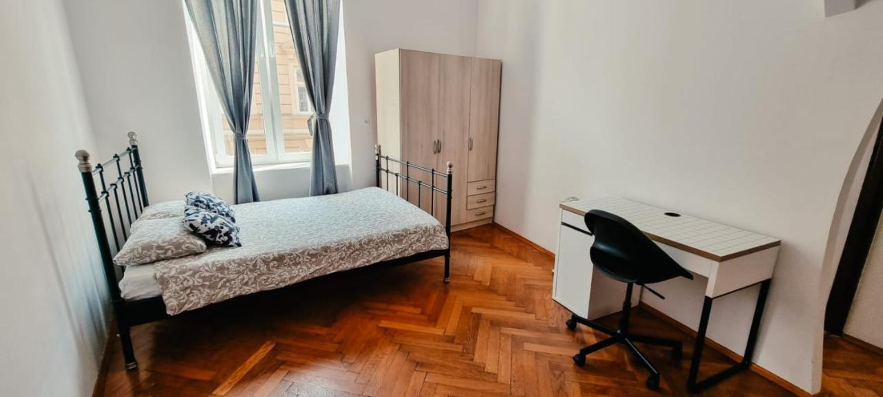 Batorego Apartment Krakau Buitenkant foto